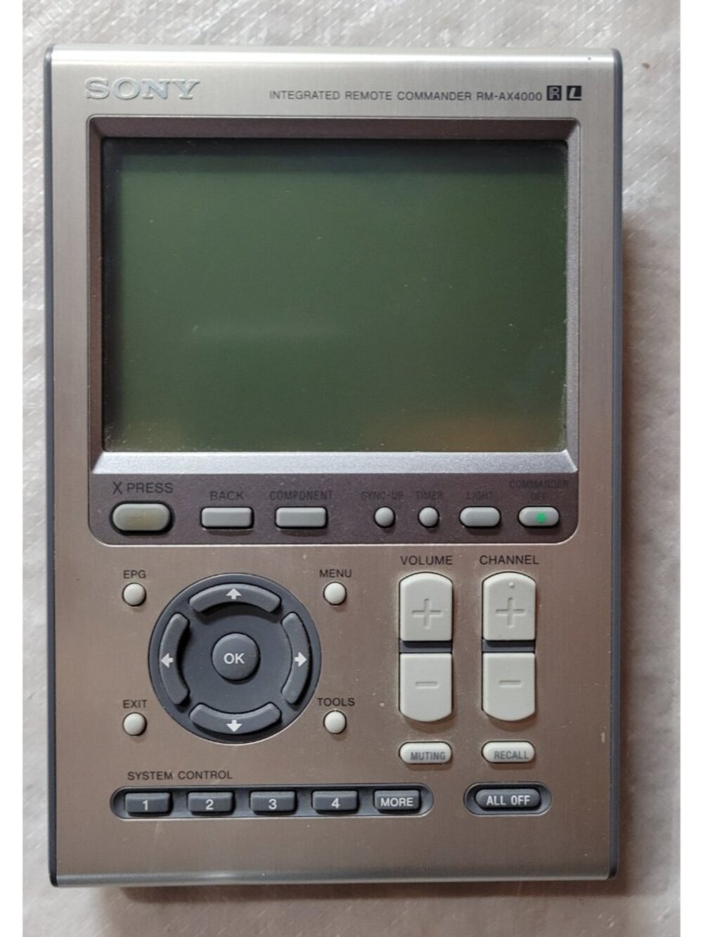 Sony Remote Commander RM-AX4000 - Picture 3 of 11